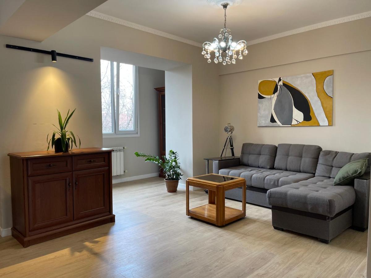 Almaty Apartment 76 ภายนอก รูปภาพ